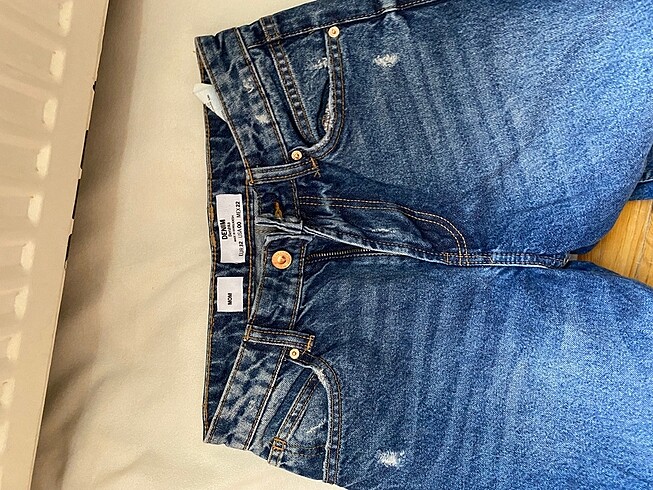 32 Beden mavi Renk Bershka Jean