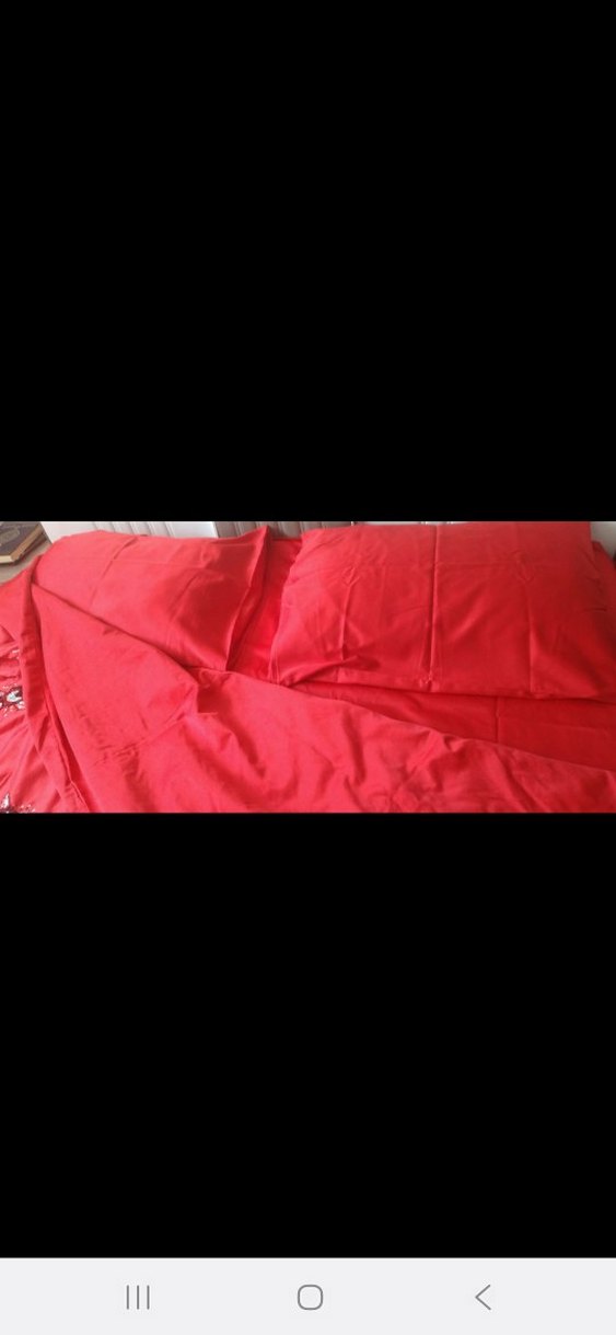 Nakışlı Parlak Kırmızı Yatak Örtüsü - Görsel 3