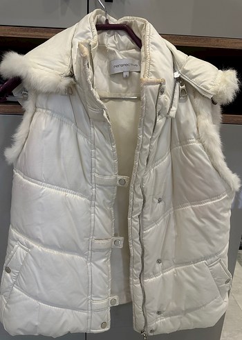 Beyaz Kürklü Kadın Şişme Yelek - Görsel 2