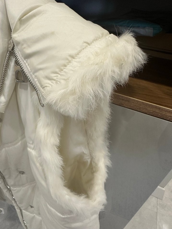 Beyaz Kürklü Kadın Şişme Yelek - Görsel 3