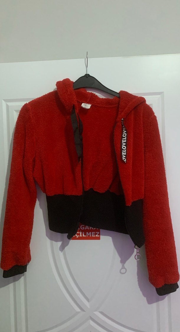 Kürklü Kırmızı Kapüşonlu Kadın Ceket (crop tarzıdır) - Görsel 2