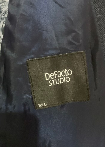 Düğmeli Gri Erkek Yelek (en üstteki düğmesi kopmuştur) - Görsel 2