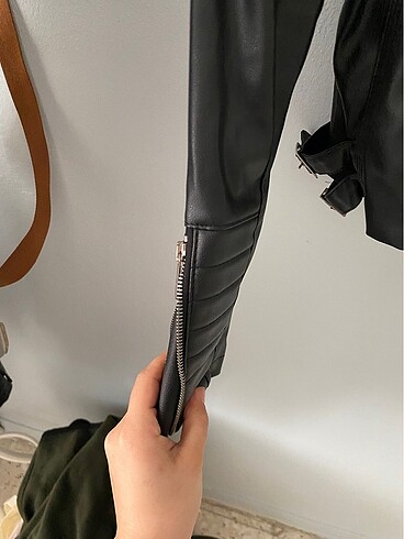 s Beden DERİ CEKET ZARA BERSHKA PULL AND BEAR DERİMONT DEFACTO LCW