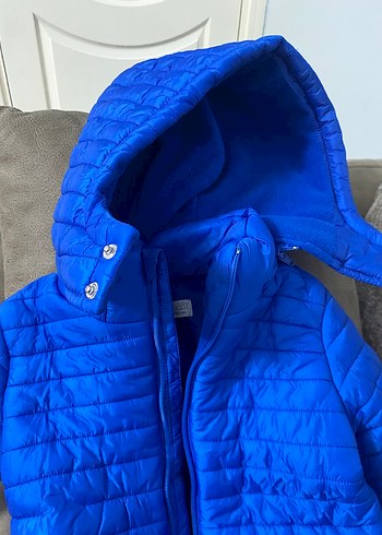 Parlak Mavi Kapüşonlu Erkek Çocuk Mont - Görsel 2
