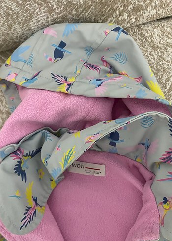 Kız Çocuk Kapüşonlu Desenli Yağmurluk - Görsel 3