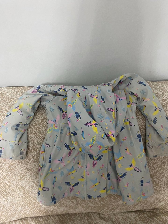 Kız Çocuk Kapüşonlu Desenli Yağmurluk - Görsel 4