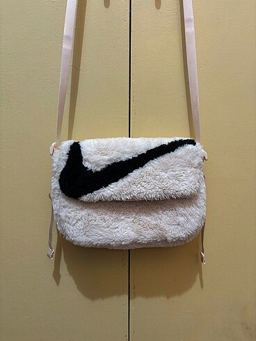 Nike peluş çanta
