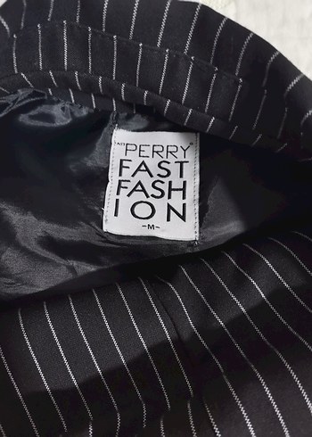 Fred Perry Çizgili Siyah yelek. Perry M bol paça pantolonlu Uzun Takım.