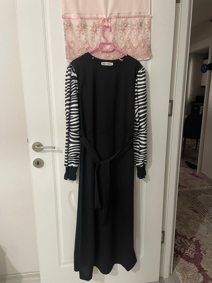 Zebra Desenli Siyah Uzun Kollu Uzun Elbise - Görsel 2