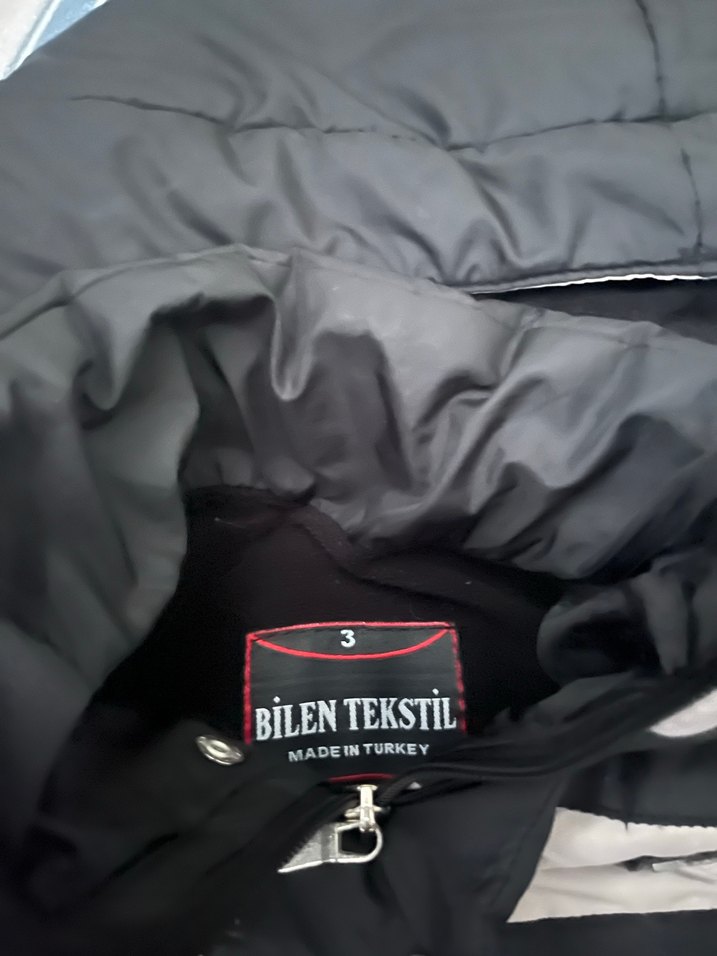 Düğmeli Kapüşonlu Erkek Çocuk Siyah Mont - Görsel 2