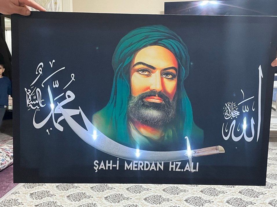 Turkuaz Erkek Rozeti - Şah-ı Merdan Yazılı - Görsel 2