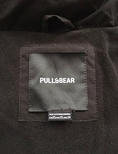 xs Beden Pull and Bear Siyah Şişme Mont