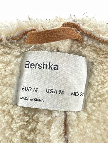 m Beden çeşitli Renk Bershka Mont %70 İndirimli.