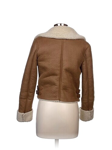 m Beden Bershka Mont %70 İndirimli.