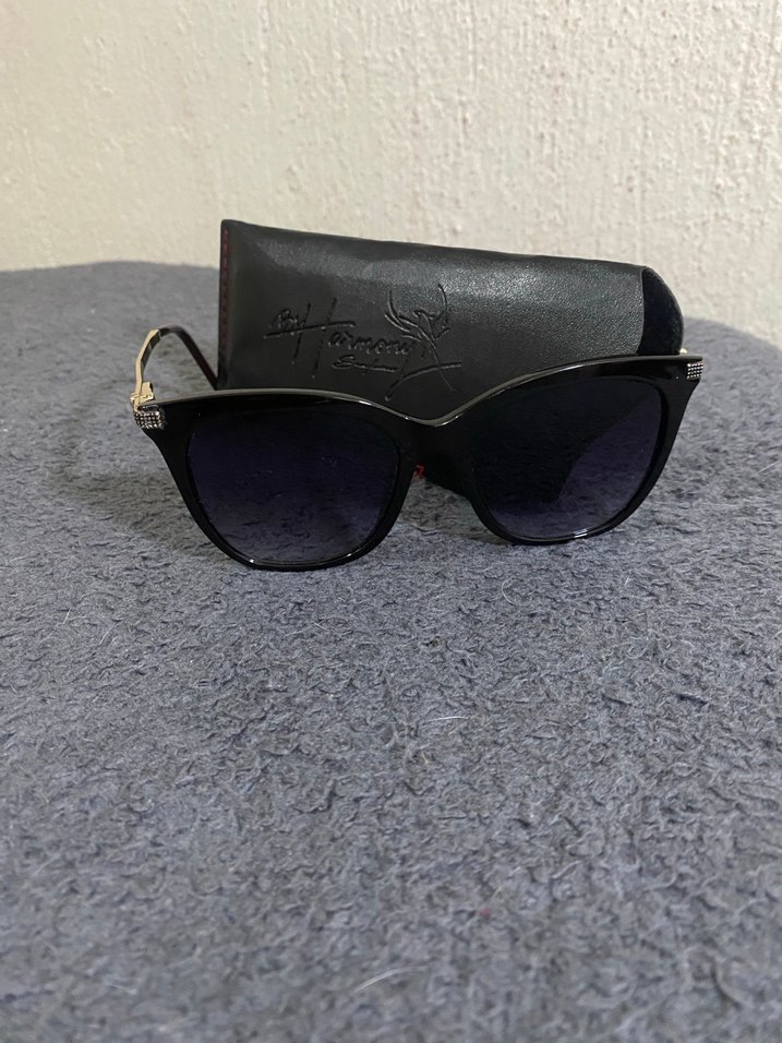 Siyah Kemer Detaylı Klasik Kadın Güneş Gözlüğü - Görsel 2