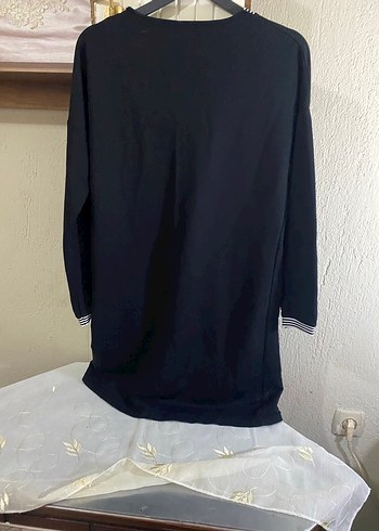 Uzun Kollu Siyah V Yakalı Kadın Tunik - Görsel 2