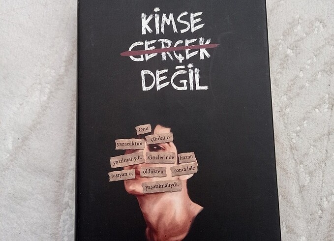 Zeynep sey kimse gercek değil (ciltli)
