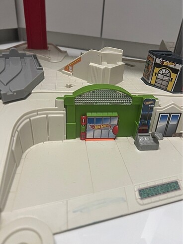  Beden Hot wheels otopark