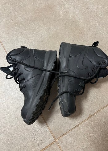 30 Beden Nike erkek çocuk botu orjinal