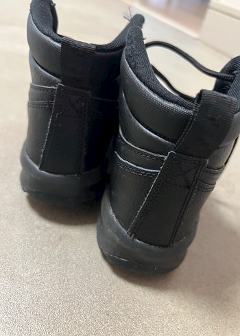 Nike erkek çocuk botu orjinal