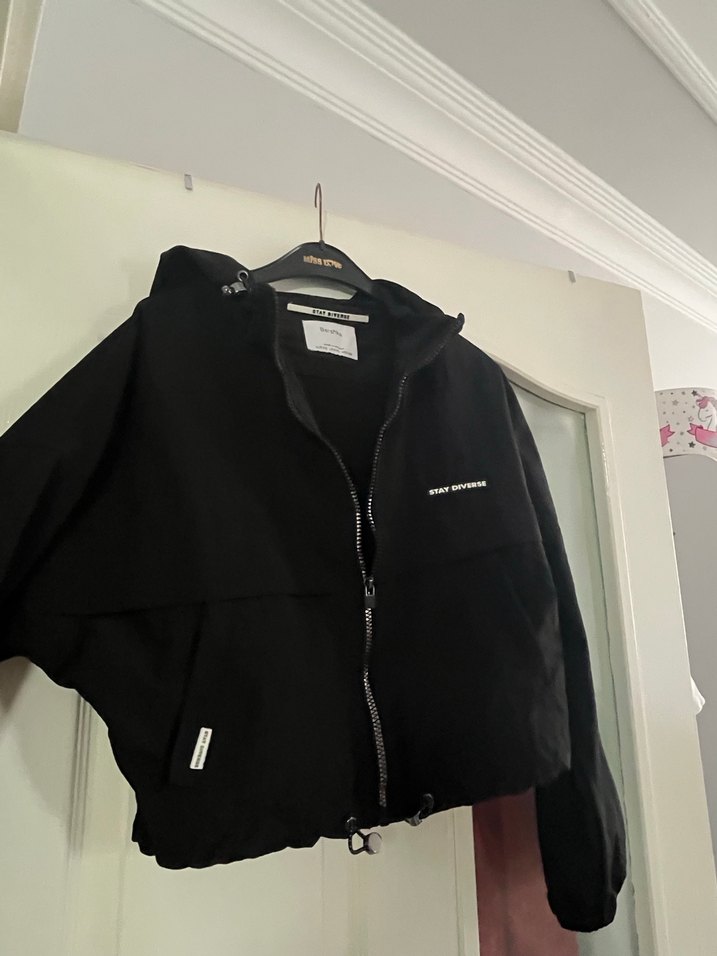 Bershka crop kadın yağmurluk - Görsel 4