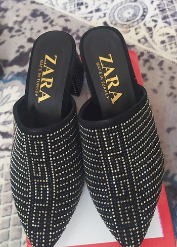 Zara Siyah Taşlı Blok Topuklu Kadın Terlik