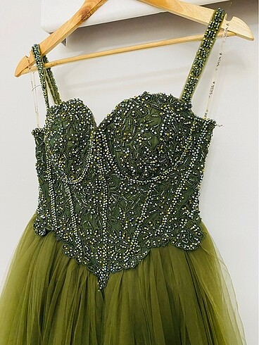 Yeşil abiye elbise - Görsel 2