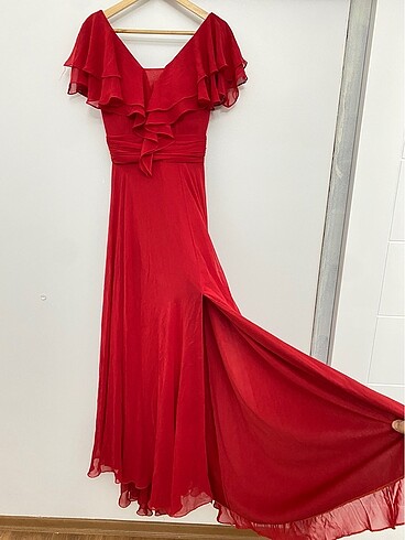 Kırmızı elbise - Görsel 5