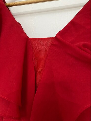 Kırmızı elbise - Görsel 6