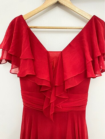 Kırmızı elbise - Görsel 2