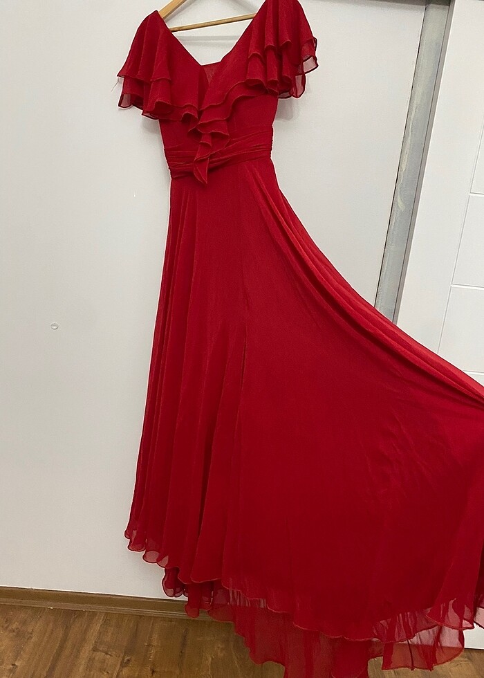 Kırmızı elbise - Görsel 4