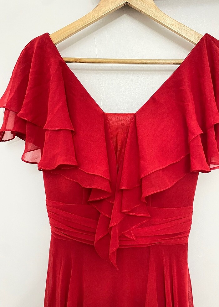 Kırmızı elbise - Görsel 2