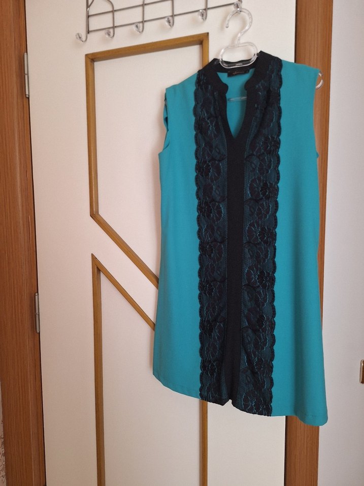 Turkuaz Kolsuz Yüksek Yaka Elbise - Görsel 3