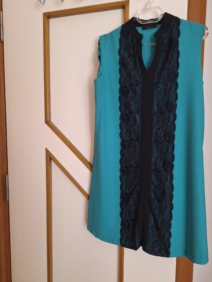 Turkuaz Kolsuz Yüksek Yaka Elbise - Görsel 2