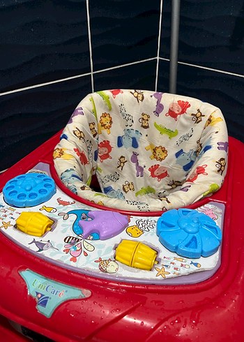 Fisher Price Renkli Kırmızı Bebek Yürüteci