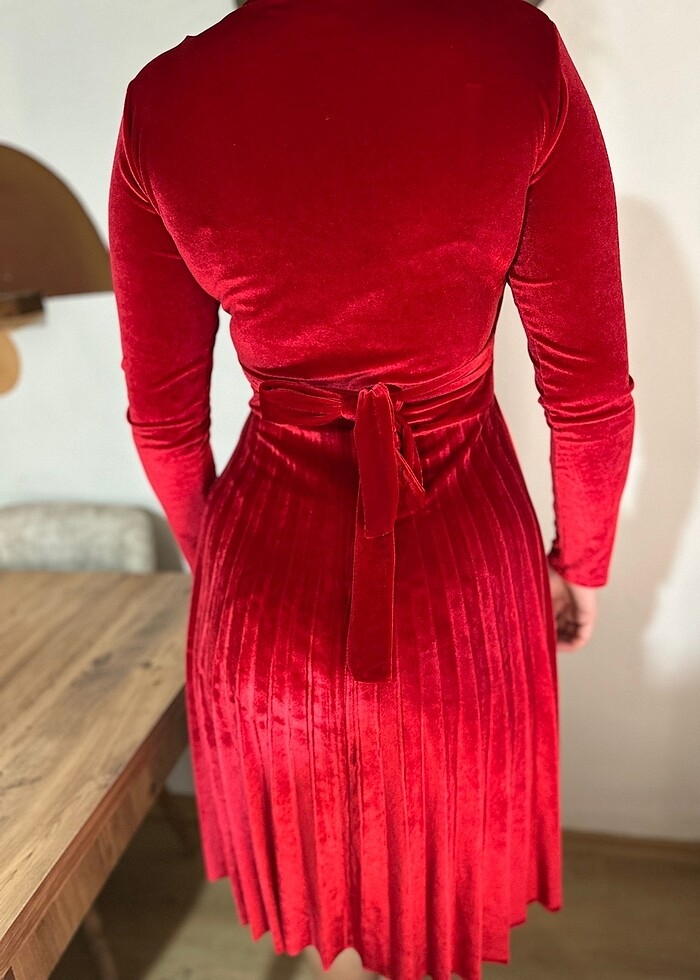 Kırmızı kadife elbise - Görsel 4