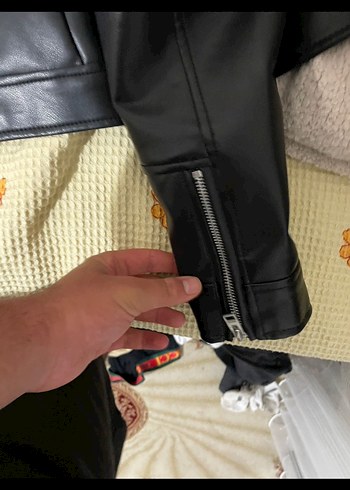 Bershka Siyah Parlak Deri Ceket Mont