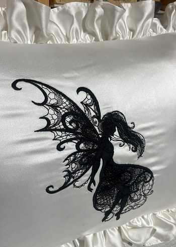 Siyah Dantel Gotik Kadın nakışlı yastık kılıfı - Görsel 2