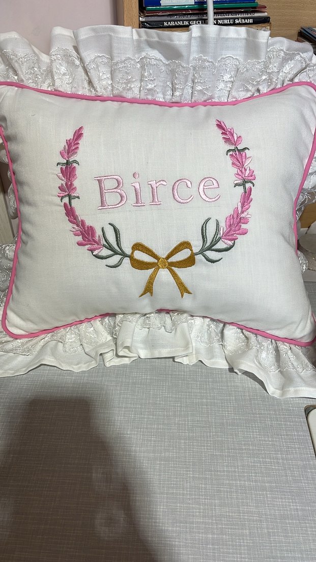 Nakışlı Beyaz Yastık Kılıfı - Görsel 3