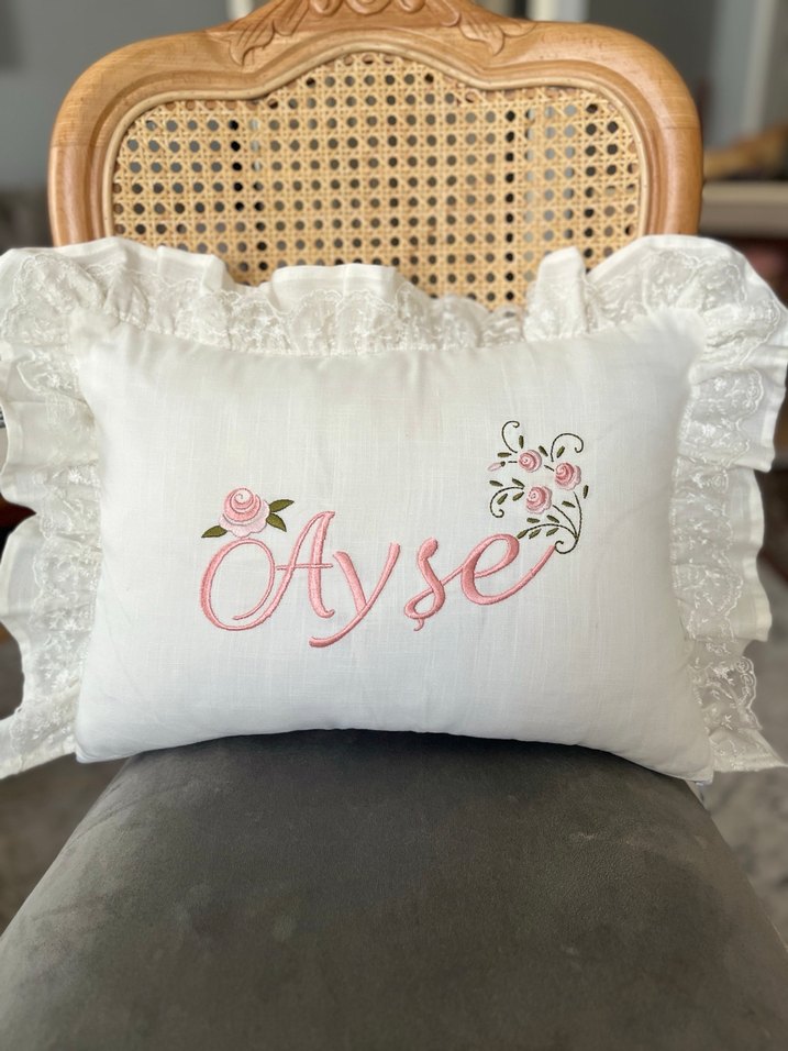 Nakışlı Beyaz Yastık Kılıfı - Görsel 3