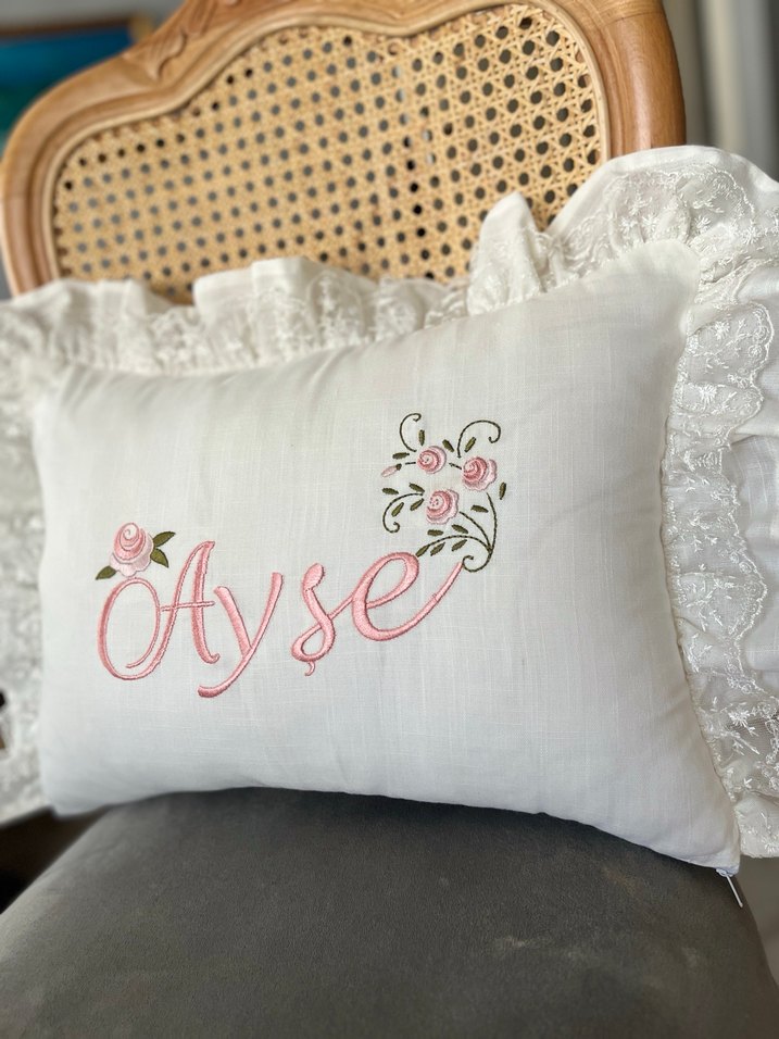 Nakışlı Beyaz Yastık Kılıfı - Görsel 2