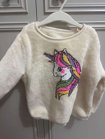 6-7 yaş 4 adet zara sweatshirt 4 adet