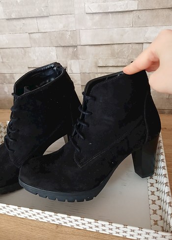 Siyah Süet Bağcıklı Blok Topuklu Bot - Görsel 2