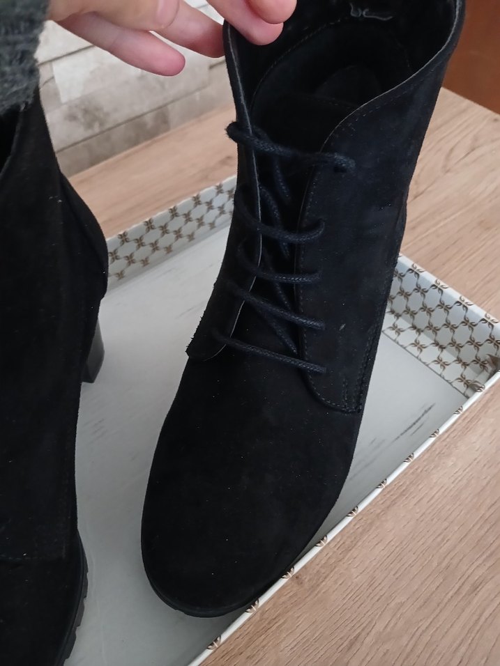 Siyah Süet Bağcıklı Blok Topuklu Bot - Görsel 3