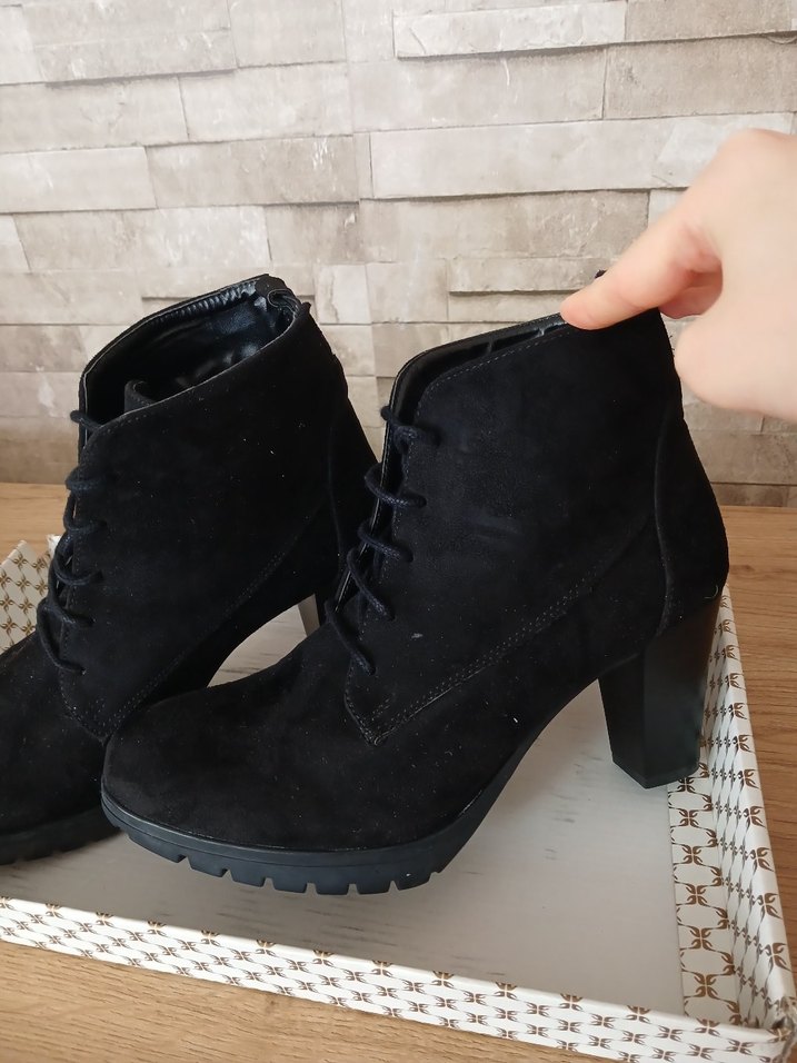 Siyah Süet Bağcıklı Blok Topuklu Bot - Görsel 2