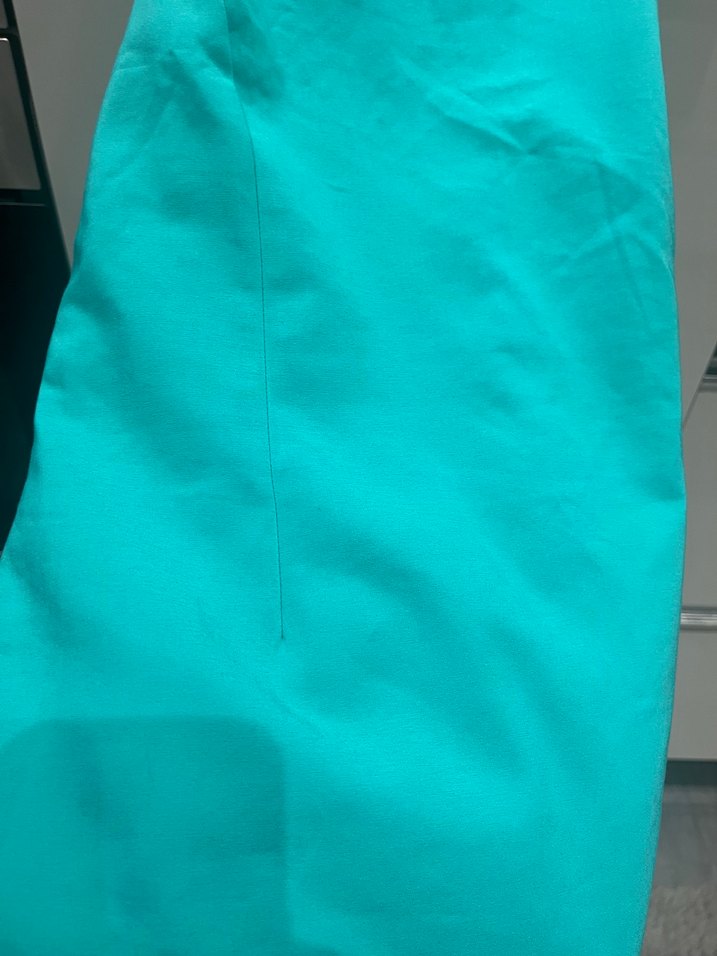 Turkuaz Yüksek Yakalı Kolsuz Midi Elbise - Görsel 4