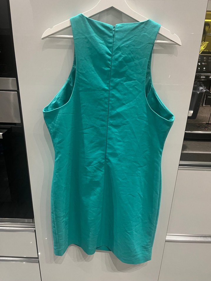 Turkuaz Yüksek Yakalı Kolsuz Midi Elbise - Görsel 5