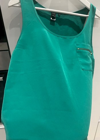 Yeşil Saten Kadın Kolsuz Bluz - Görsel 5