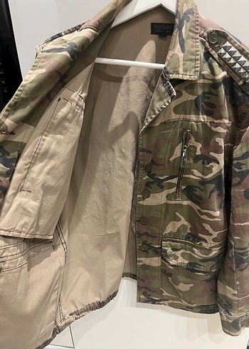 Düğmeli Kamuflaj Desenli Kadın Ceket - Görsel 3