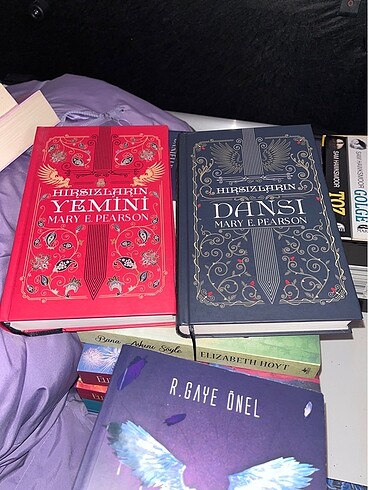 Hırsızların dansı ciltli